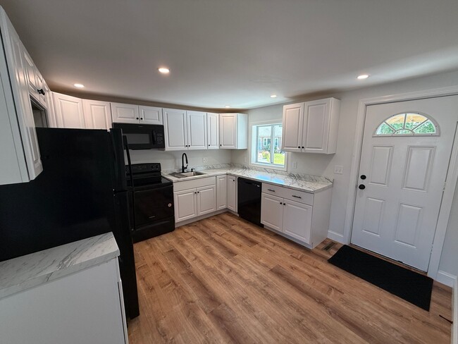 Photo - 177 Swan St