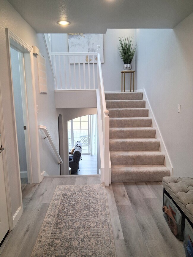 Photo - 300 Locust Dr
