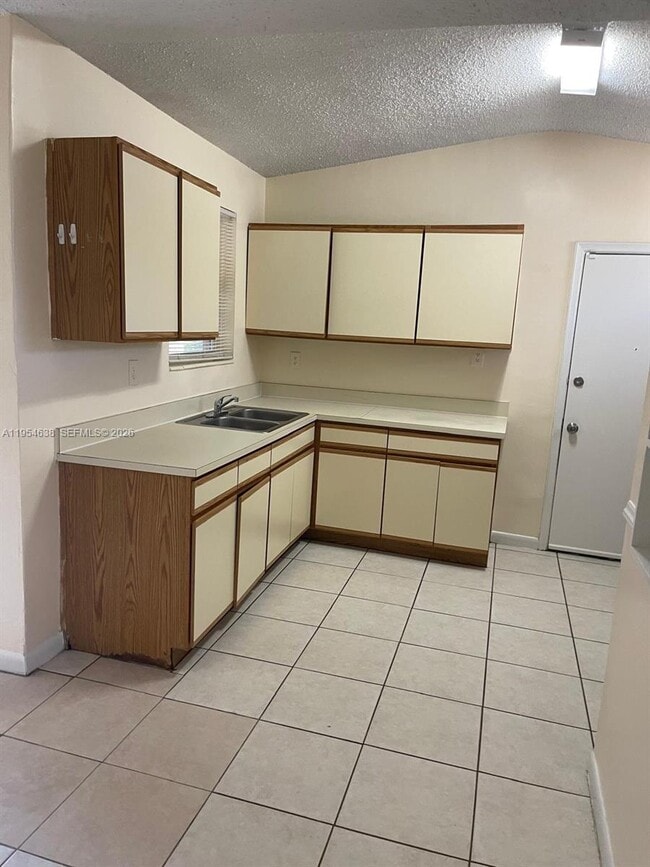 Photo - 7101 Park St