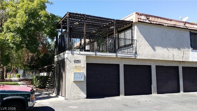 Photo - 260 Shadybrook Ln