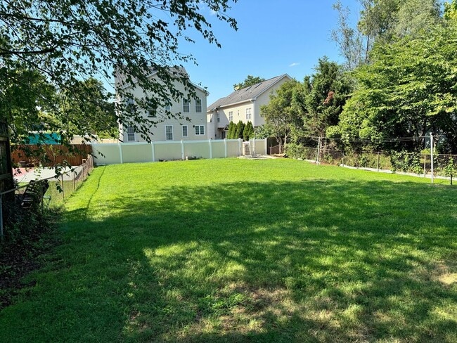 Photo - 5323 N Carlin Springs Rd