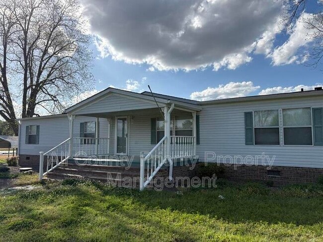 Photo - 1916 NC Hwy 210