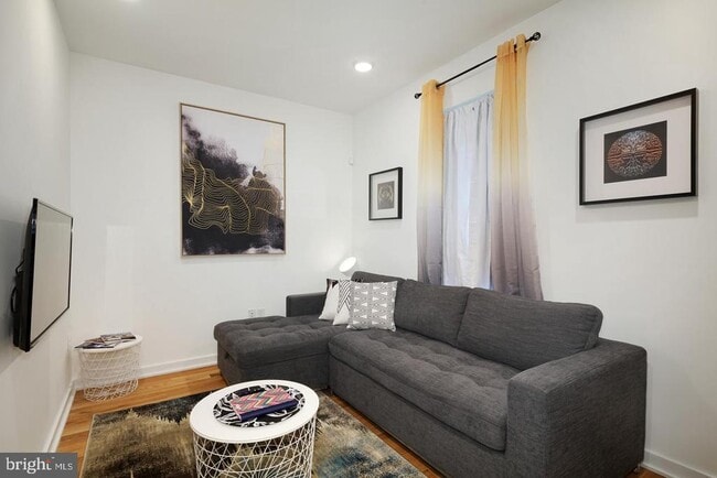 Building Photo - 1917-21 E Letterly St Unit A