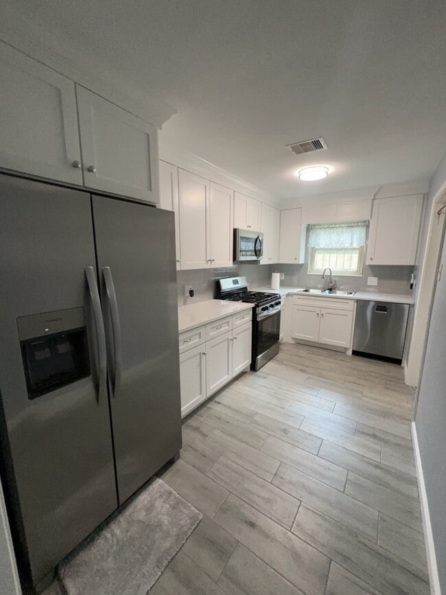 Photo - 3106 Madeley St