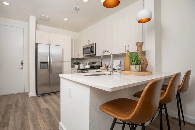 Photo - 1690 North Loop