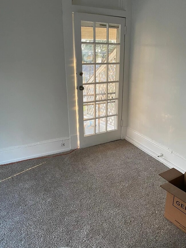 Photo - 304 Welch St