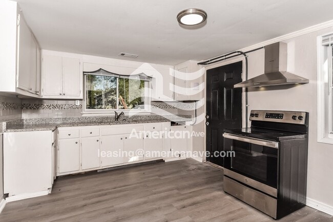 Photo - 305 Virginia Ave