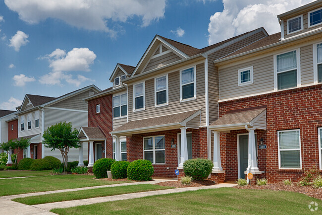 Building Photo - 320 Falling Water Ln SW Rental