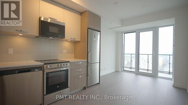 Photo - 75 James St S Unit 3101