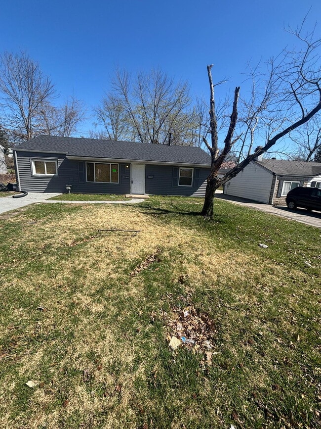 Building Photo - 9846 Dennis Dr Rental