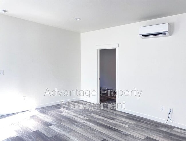 Photo - 368 Spaulding Ave