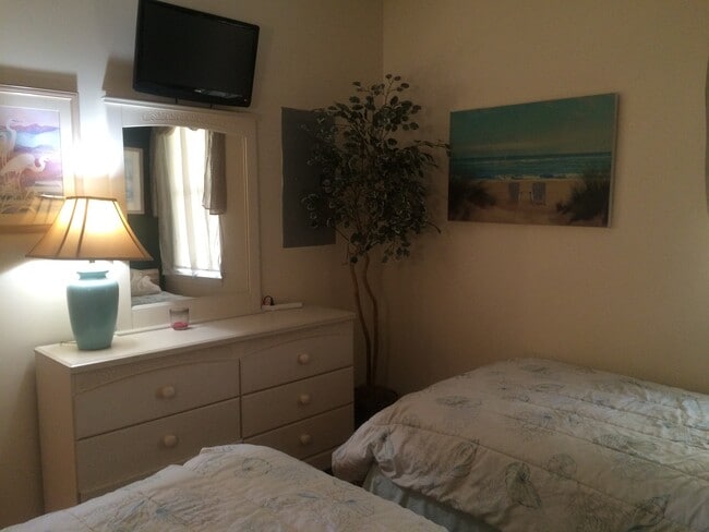 Photo - 2 Bed, 2 Bath Condo for Rent at River Oaks