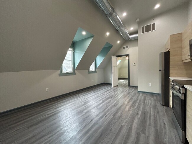 Photo - 50 E Utica St Unit 3D