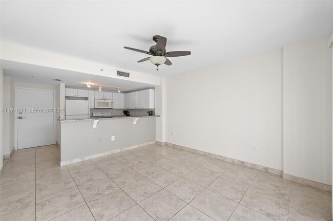 Photo - 2740 SW 28th Terrace Unidad 306