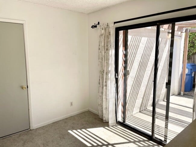 Photo - SLO 4 Bedroom, 2 Bath in Laguna Lake