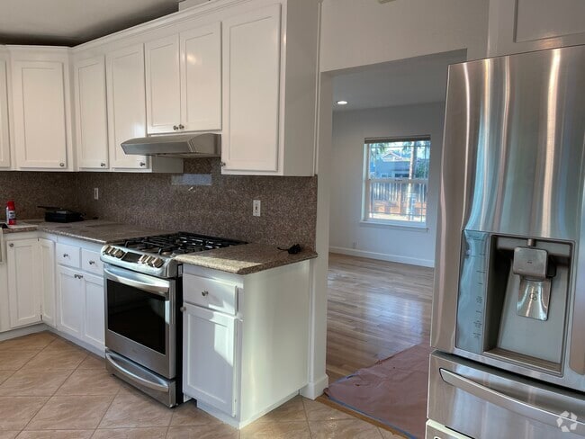 Building Photo - 320 N 18th St Rental