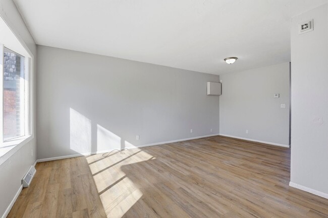 Photo - 836/840 Greenwood Court Unit 836