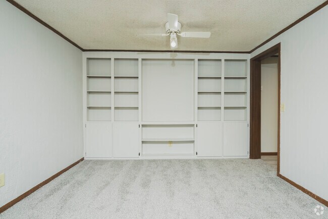 2 habitaciones, 1 baño - 900 pies cuadrados - Comedor - Concord Square Apartments