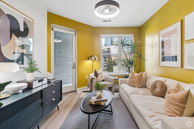 A1A 1BR, 1BA - 612SF - Living Room