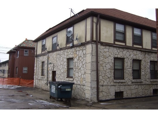 2130 Auburn Apartments