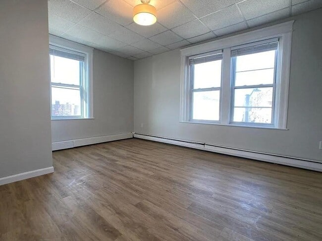 Photo - 29 Irving St