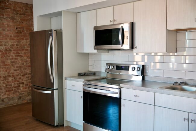 Photo - 439 N Salina St Unit 2