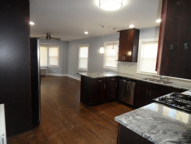 Photo - 3759 N Plainfield Ave