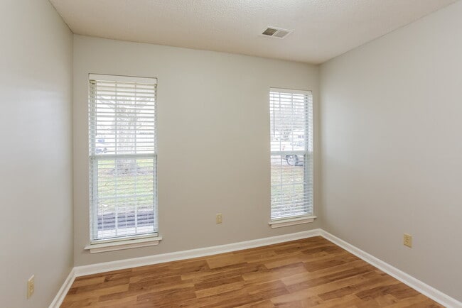 Photo - 5850 Waverly Dr