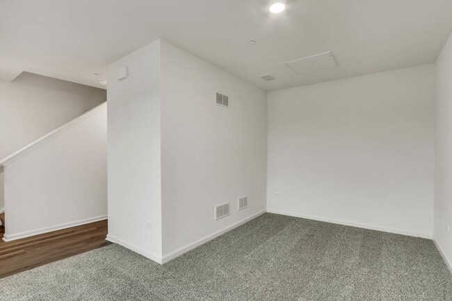 370 Bridgeview Ct