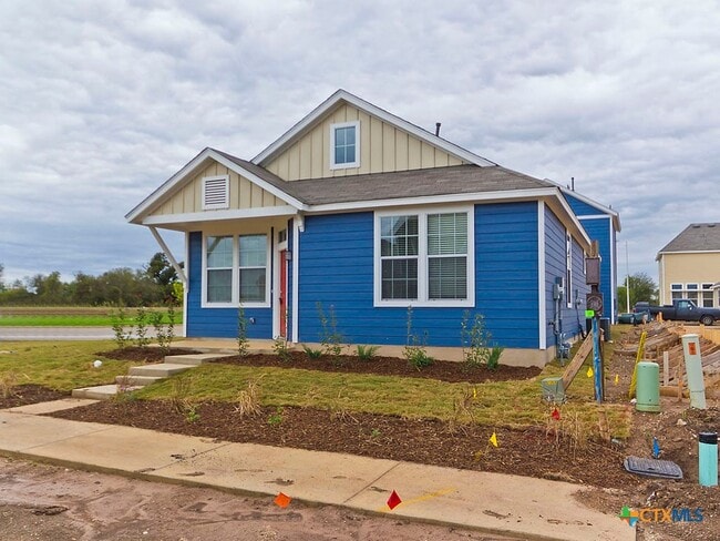 335 Rachel St