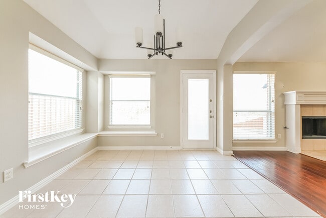 Photo - 3108 Silver Creek Dr