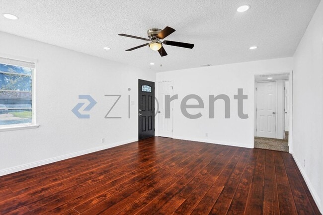 Photo - 1335 E Brown Ave