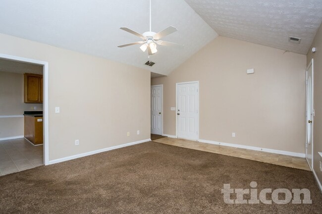 Photo - 100 5 Oaks Dr