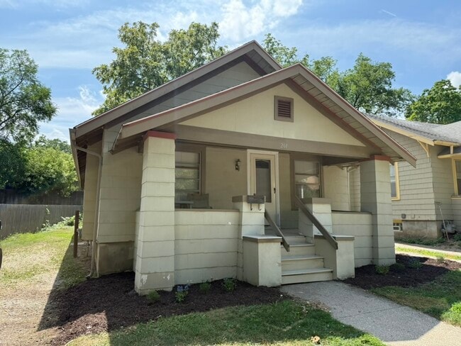 Photo - 201 Koch Ave