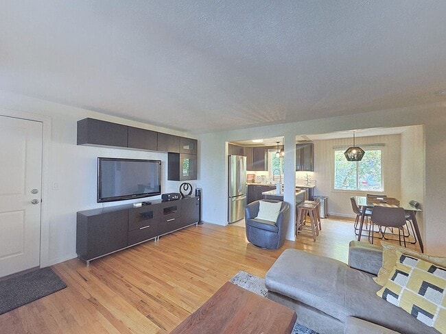 Photo - 202 E Rockwood Blvd