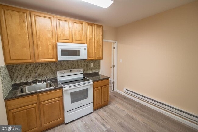 Photo - 6002 Master St Unit 2F