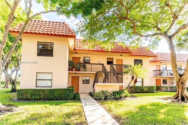 Building Photo - 15805 W Waterside Cir Unit 201
