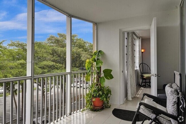 Building Photo - 2-1782 NE 191st St Unit 409-2 Rental