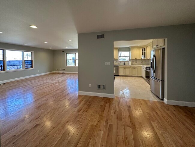 Photo - 184 Jersey Ave Unit 1A