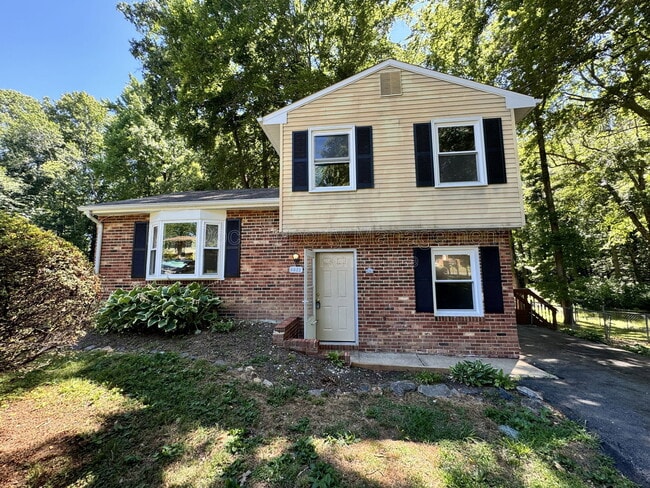 Building Photo - 6022 Battlefield Green Dr