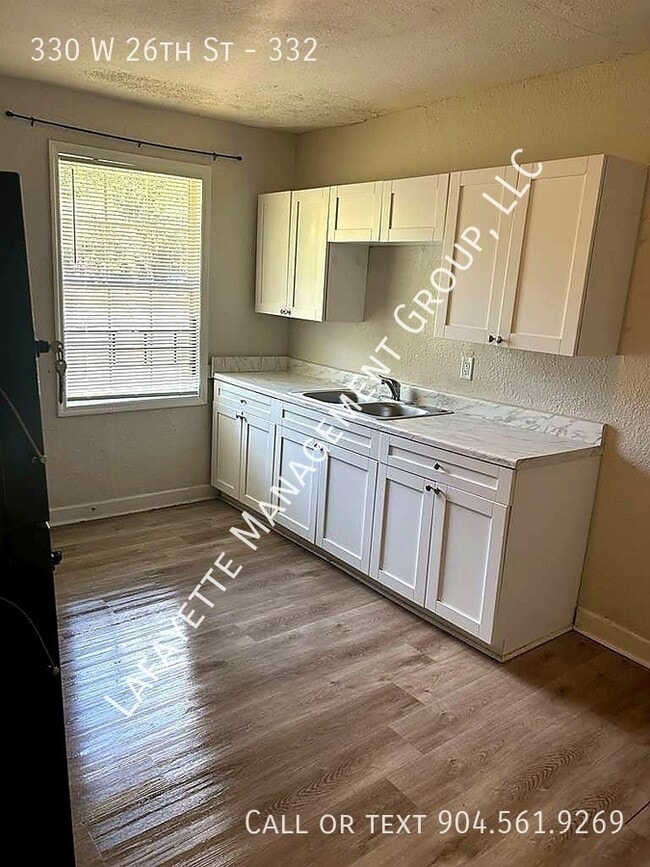 Photo - 330 W 26th St Unidad 332