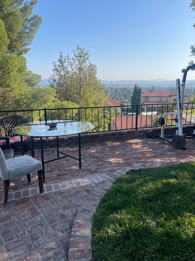 Photo - 19124 Clymer St