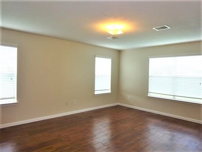 Photo - 21426 Partha Way