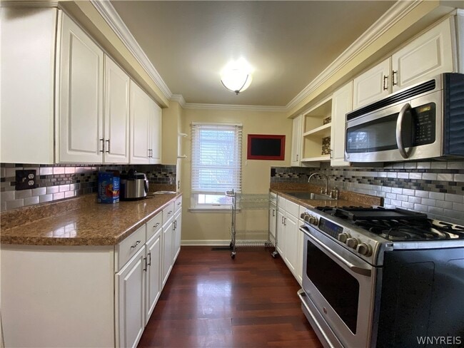 Photo - 3 Glenwood Ave