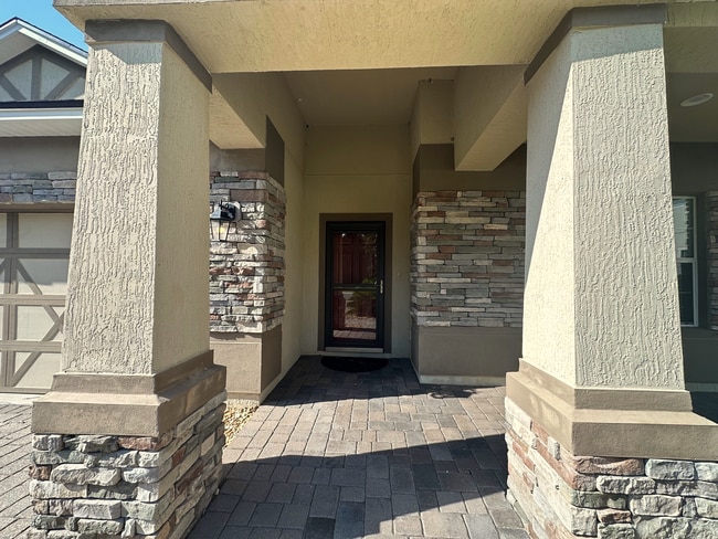 Photo - 95013 Poplar Way