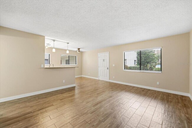 Photo - 3300 Fox Chase Cir Unit 202