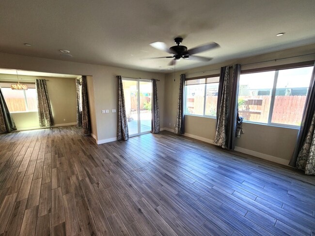 Photo - Updated North Natomas 5bd/3ba Home with 2 Car Garage