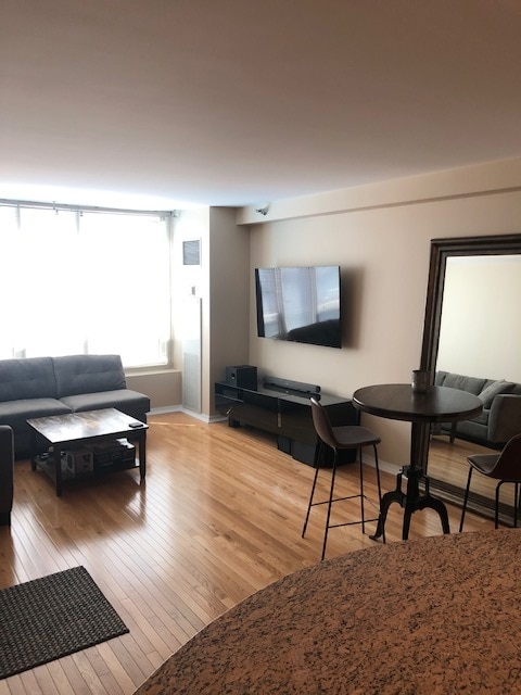 Photo - 33 W Ontario St Unit 15E