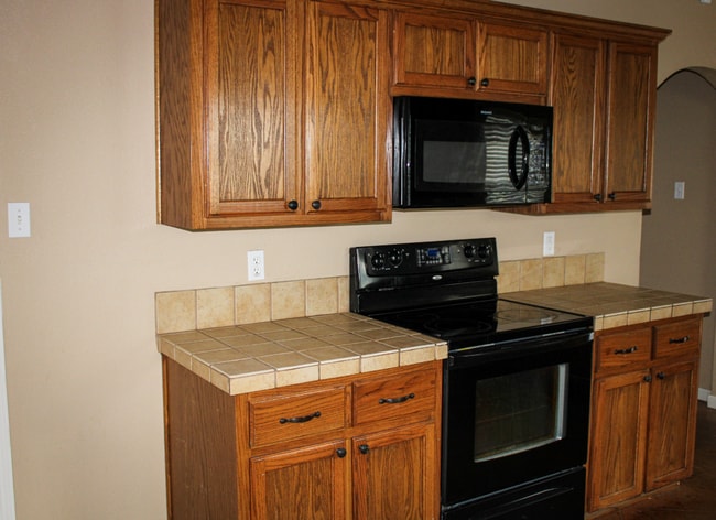 Photo - 208 Garden Dr