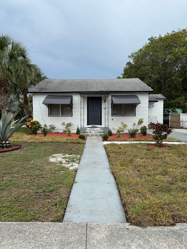 Photo - 626 37th St Unit Main House